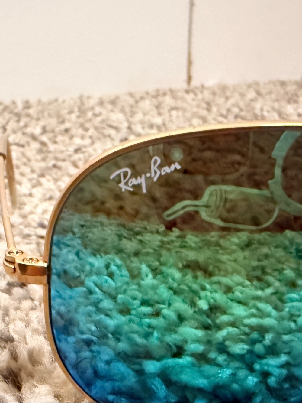 Ray-Ban Aviator Sunglasses with Green-Blue Mirrored Lenses - Picture 3 of 8